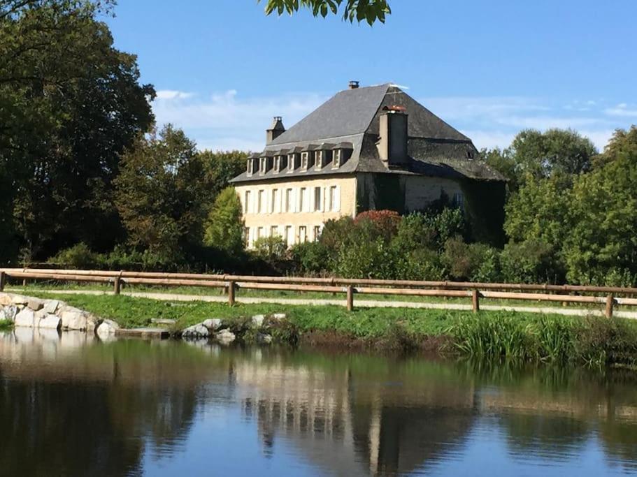 Belle Et Confortable Demeure Du XVII Eme Siecle Champagnac  Exteriör bild